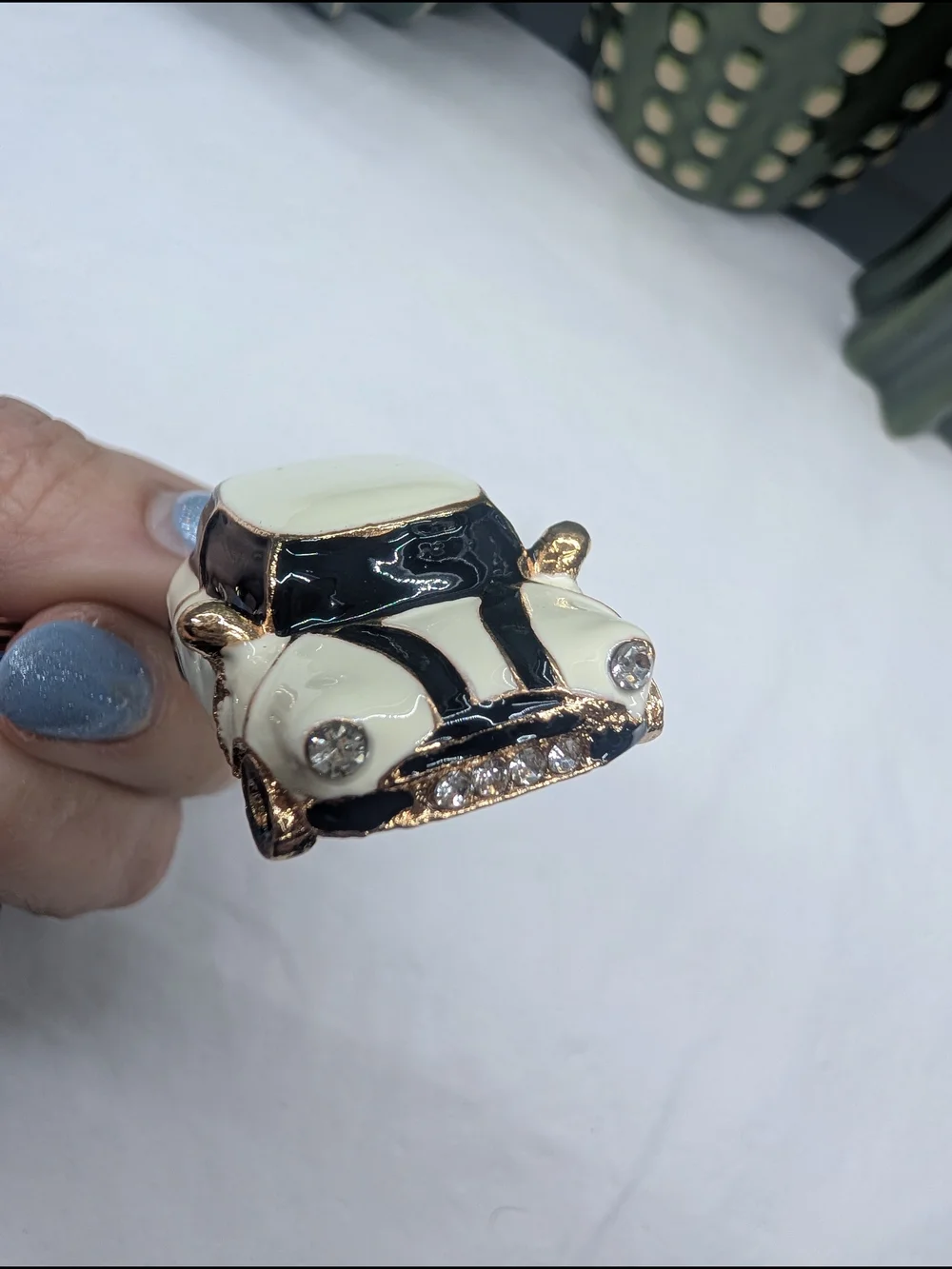 Gold-Tone Cream & Black Car/Mini Cooler Keychain/Bagcharm